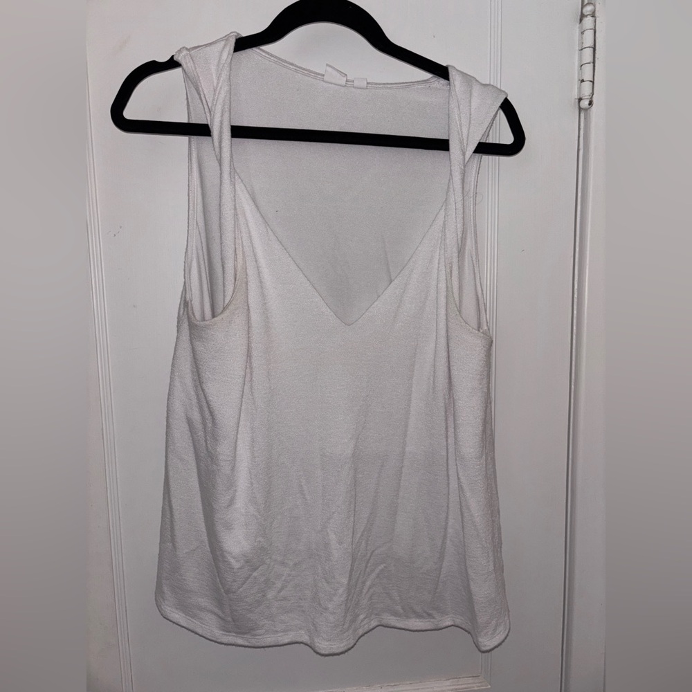 GAP White V-Neck Tank Top
